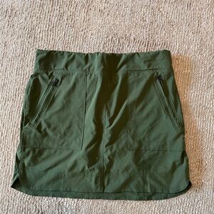 Athleta khaki green active tech mini skirt size 8
